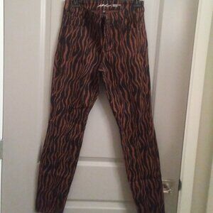 INC, size 8, black/brown